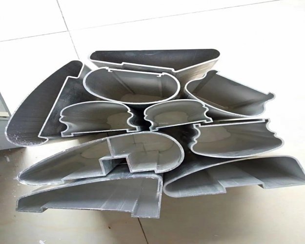 異型鋁管